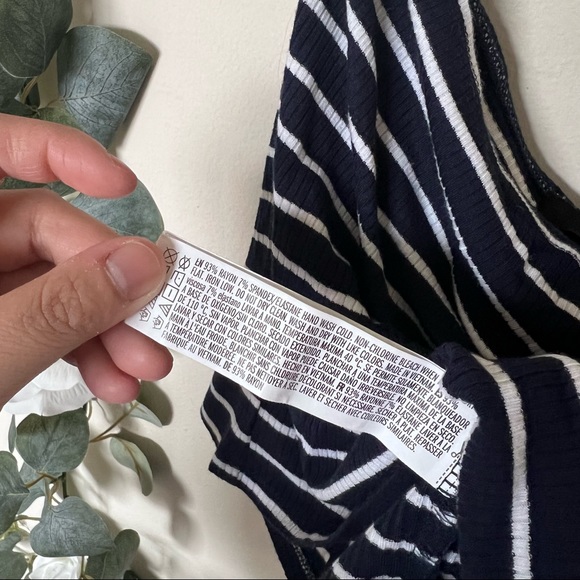 Forever 21 Slit Sleeves Tube Top - Picture 5 of 7